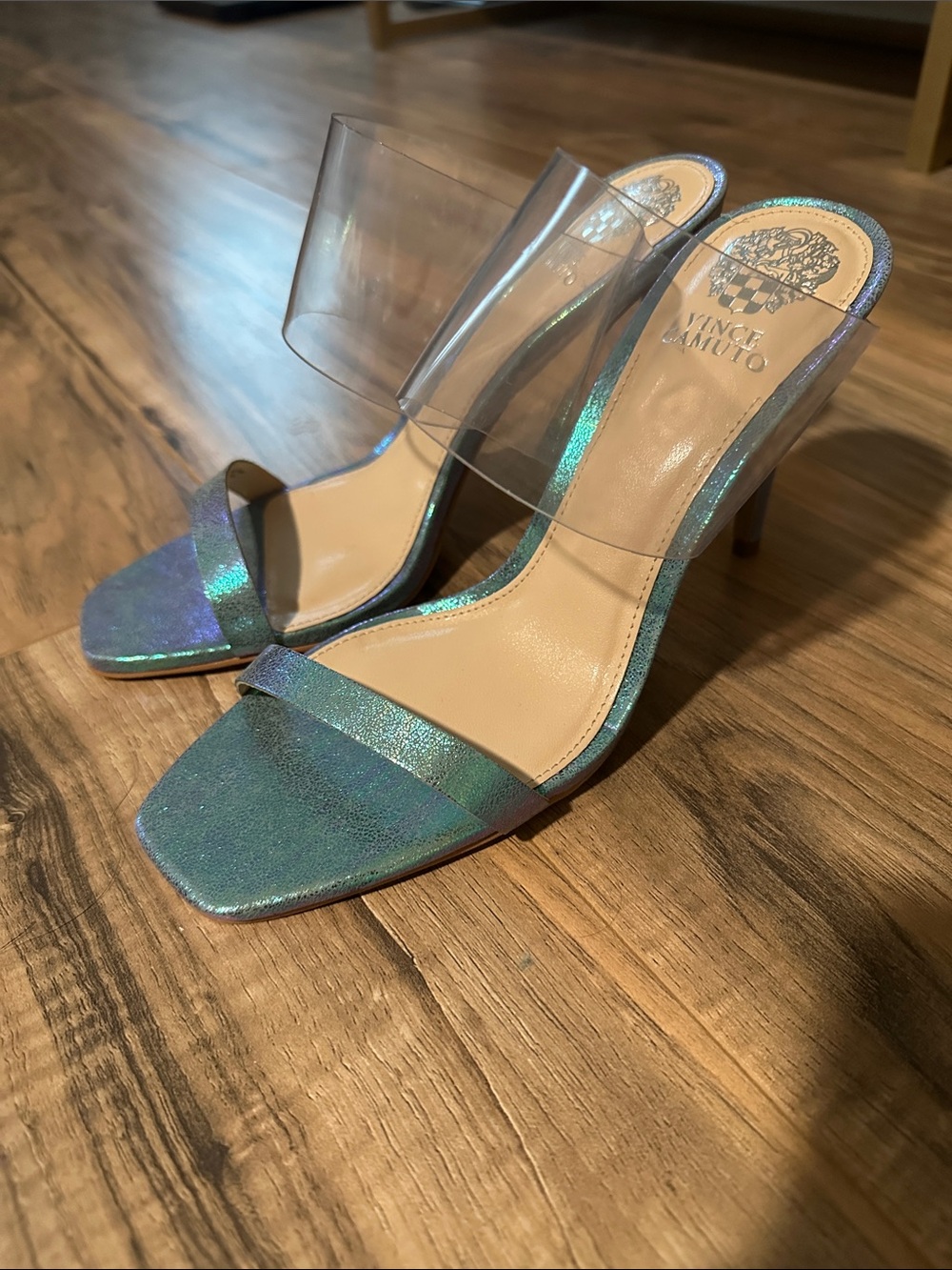 Vince Camuto Iridescent Ashta Heel Sz 8.5 NWOB